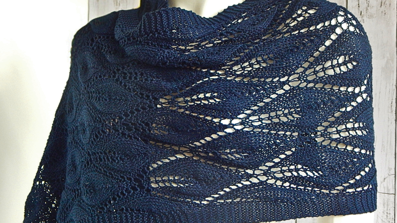 Knitted lace shawl cotton